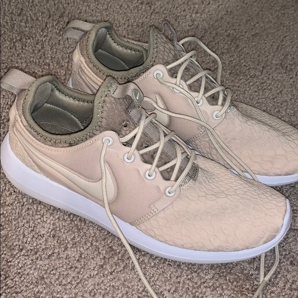 Women’s Nike size 7.5